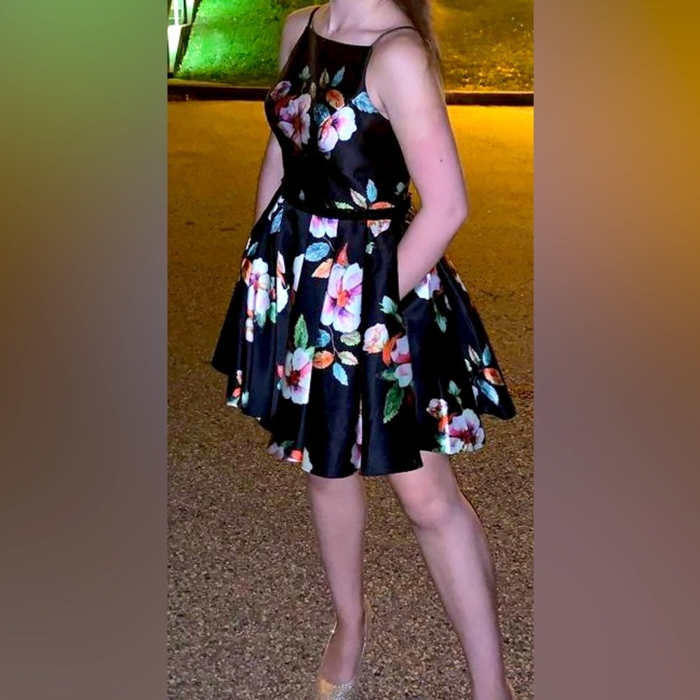 DAVE AND JOHNNY black floral homecoming dress